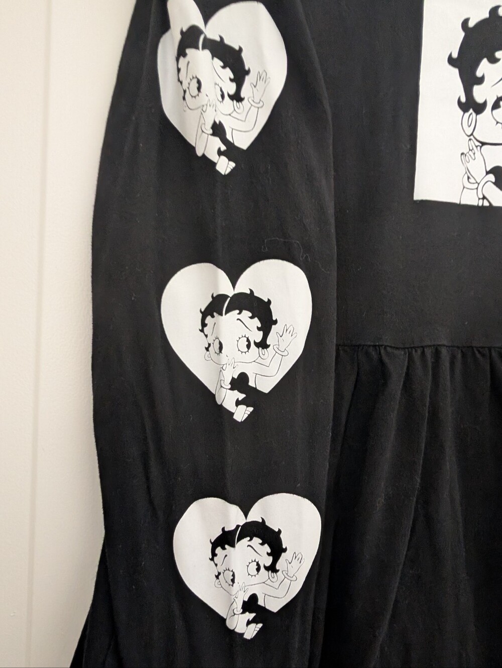 Betty Boop Black And White Babydoll Sweatshirt Dress Graphic Long Sleeves Small - Picture 4 of 5